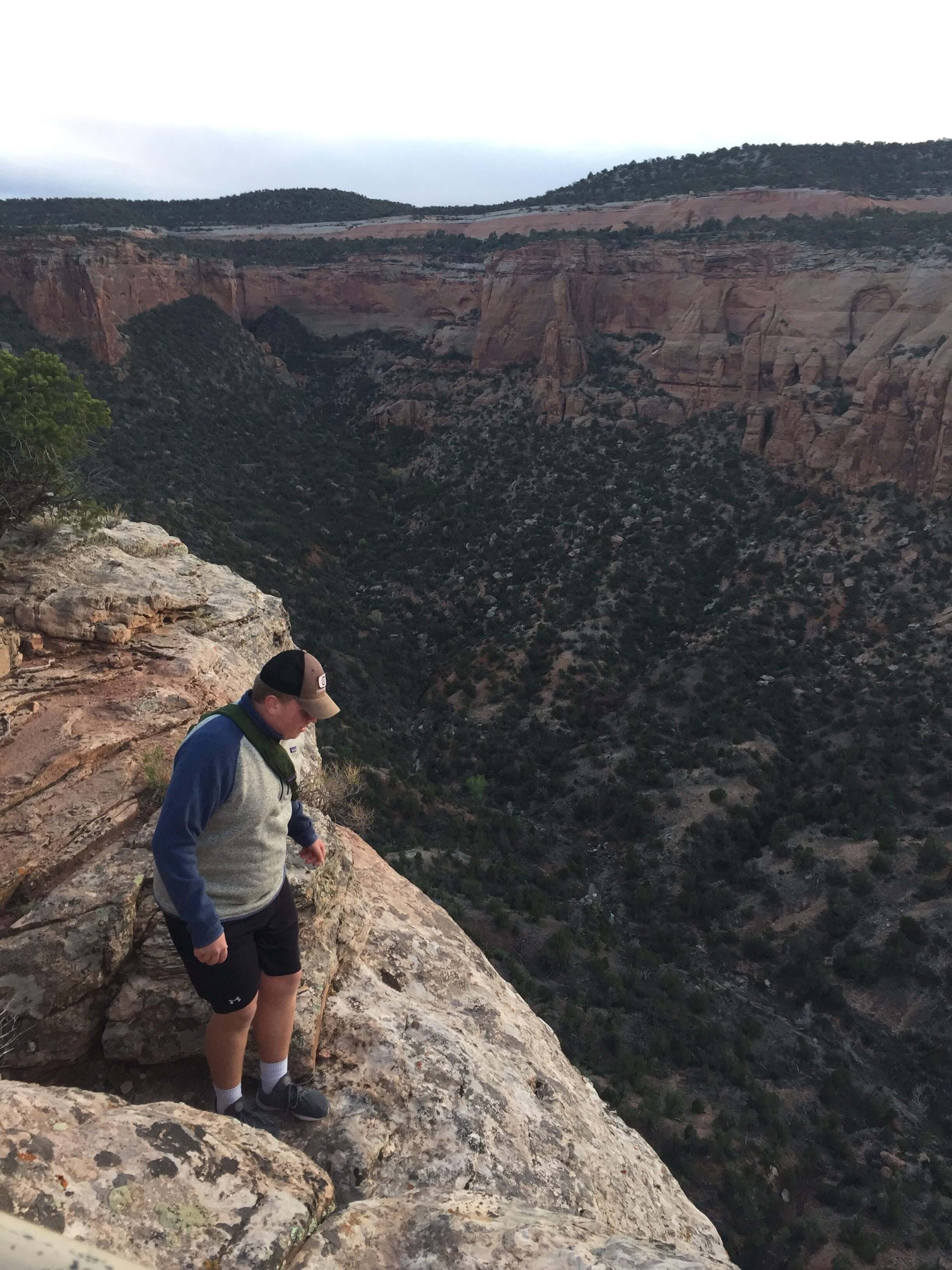 Hiking in the Colorado National Monument, beautiful views!